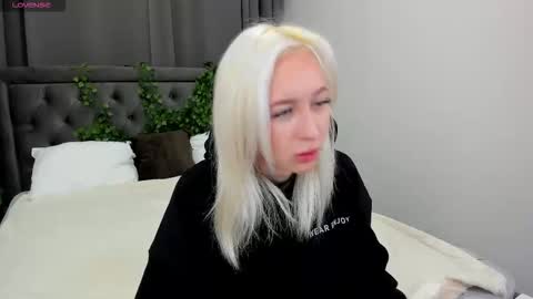 Luucy UTC1 Mon Tue Wed Thu Fri 0500-1130 online show from November 24, 2025, 1:27 am