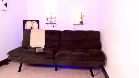 maryybellax online show from June 12, 2026, 9:25 pm