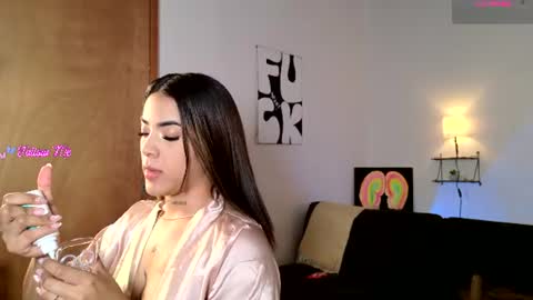 maryybellax online show from June 23, 2026, 12:41 am