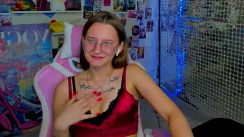 maryyy_may online show from October 1, 2025, 6:58 pm