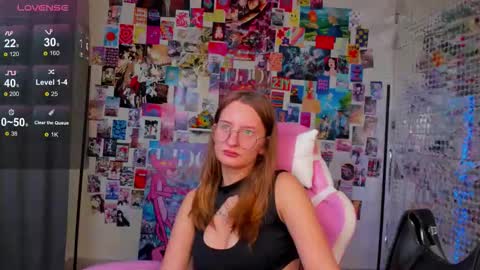 maryyy_may online show from October 9, 2025, 7:12 pm