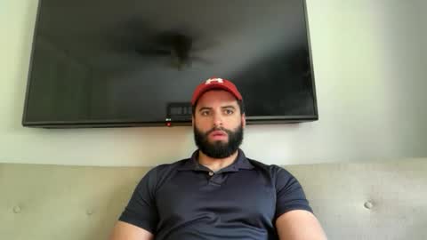 mascbeef95 online show from June 10, 2026, 9:35 pm