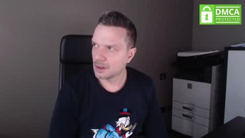 Snapshot of maschiodavide89 chatting on February 24, 2025, 7:11 am David online show from February 24, 2025, 7:11 am