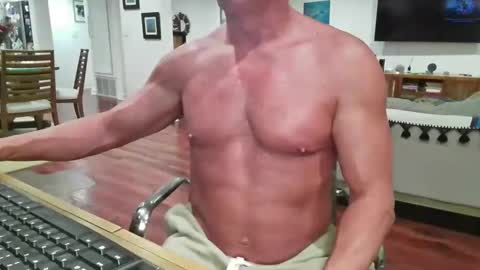 mascmuscle49 online show from December 17, 2025, 1:33 am