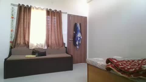 maskboyz2003 online show from December 31, 2024, 6:27 am