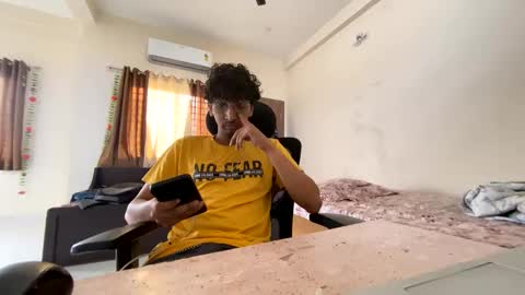 maskboyz2003 online show from September 24, 2025, 2:04 am