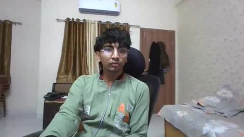 Mask Boy online show from December 14, 2025, 5:40 pm