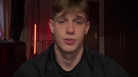 Snapshot of mason_gallagher chatting on December 20, 2025, 9:55 pm Mason online show from December 20, 2025, 9:55 pm