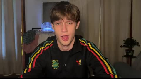 Snapshot of mason_gallagher chatting on June 4, 2026, 2:34 pm Mason online show from June 4, 2026, 2:34 pm