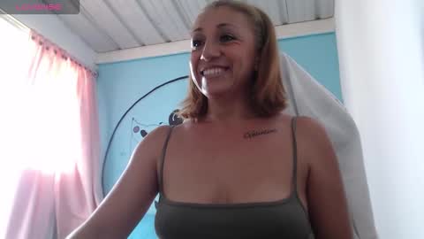 massiel ferreti online show from September 22, 2025, 7:49 pm