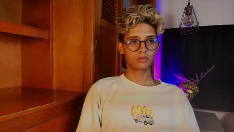 Snapshot of massimo_alessandro chatting on September 11, 2025, 4:01 am   online show from September 11, 2025, 4:01 am