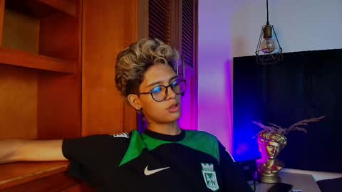 Snapshot of massimo_alessandro chatting on September 14, 2025, 4:11 am   online show from September 14, 2025, 4:11 am