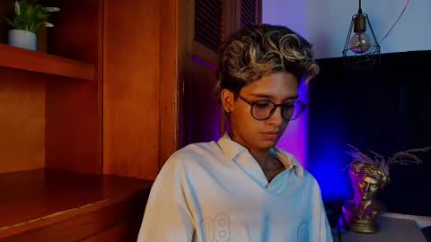 Snapshot of massimo_alessandro chatting on September 23, 2025, 4:26 am   online show from September 23, 2025, 4:26 am