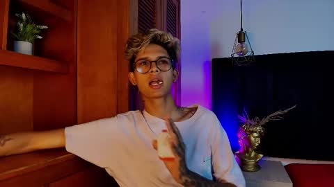 Snapshot of massimo_alessandro chatting on September 24, 2025, 4:38 am   online show from September 24, 2025, 4:38 am