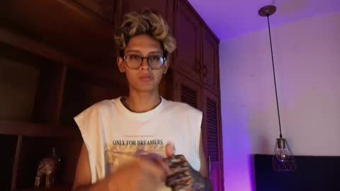 Snapshot of massimo_alessandro chatting on September 28, 2025, 4:12 pm   online show from September 28, 2025, 4:12 pm