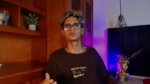 Snapshot of massimo_alessandro chatting on October 2, 2025, 5:03 am   online show from October 2, 2025, 5:03 am