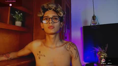 Snapshot of massimo_alessandro chatting on October 15, 2025, 8:20 pm   online show from October 15, 2025, 8:20 pm