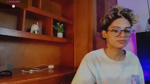 Snapshot of massimo_alessandro chatting on October 16, 2025, 8:43 pm   online show from October 16, 2025, 8:43 pm