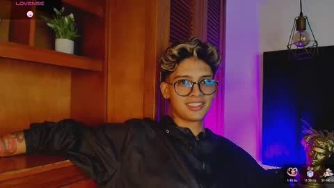 Snapshot of massimo_alessandro chatting on October 26, 2025, 12:27 am   online show from October 26, 2025, 12:27 am