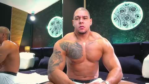 massimowalton2 online show from September 28, 2025, 3:39 pm