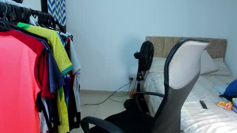 master_boy28 online show from November 13, 2025, 8:02 am