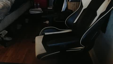 MasterbateMike online show from November 9, 2025, 9:18 am