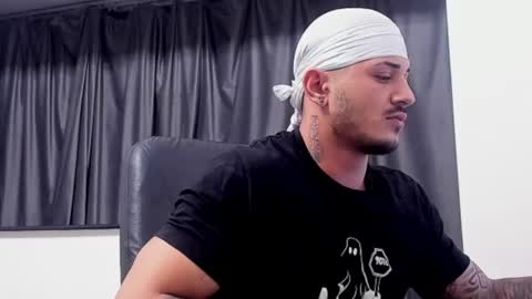 Snapshot of masterchris12 chatting on December 14, 2024, 10:39 pm masterchris12 online show from December 14, 2024, 10:39 pm