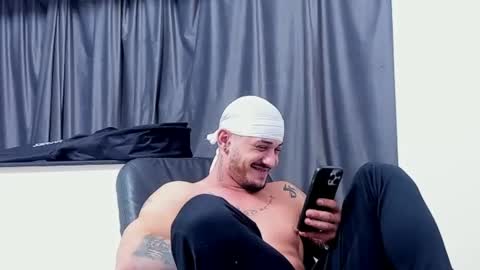 Snapshot of masterchris12 chatting on December 15, 2024, 1:46 am masterchris12 online show from December 15, 2024, 1:46 am