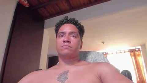 Juan Independent Model online show from October 6, 2025, 9:12 pm