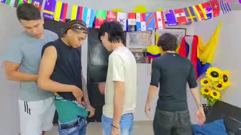 Snapshot of masters_sexx chatting on July 5, 2026, 11:17 am Team Cris Darwin- Fernando- Stiven- David online show from July 5, 2026, 11:17 am
