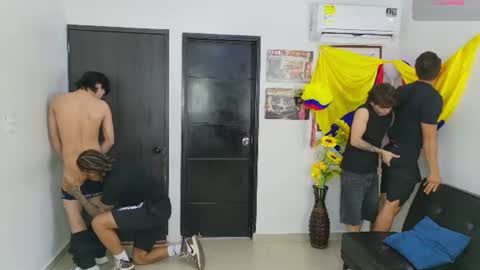 Snapshot of masters_sexx chatting on July 13, 2026, 11:13 am Team Cris Darwin- Fernando- Stiven- David online show from July 13, 2026, 11:13 am