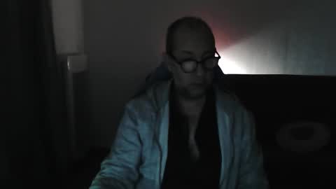 mat11efou online show from October 26, 2025, 11:31 pm