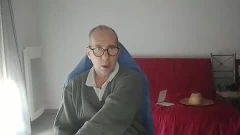 mat11efou online show from October 30, 2025, 8:38 am