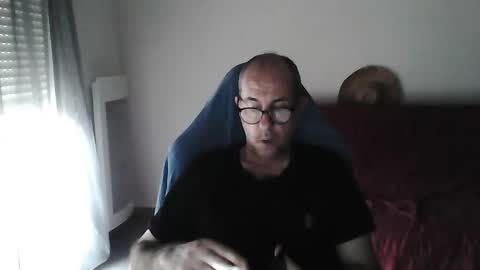 mat11efou online show from December 4, 2025, 2:26 pm