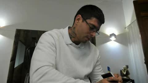 mateo_dilucajs1 online show from November 26, 2025, 10:05 am