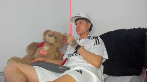 Snapshot of mateo_escobar chatting on October 18, 2025, 4:37 am mateo_escobar online show from October 18, 2025, 4:37 am