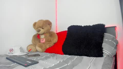 Snapshot of mateo_escobar chatting on October 19, 2025, 2:07 pm mateo_escobar online show from October 19, 2025, 2:07 pm