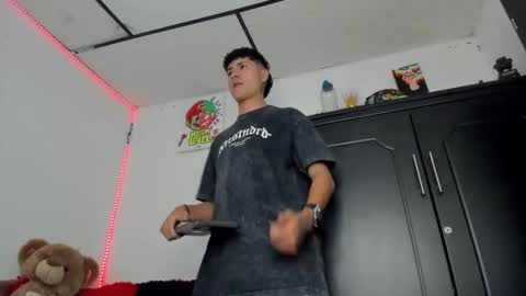 Snapshot of mateo_escobar chatting on November 2, 2025, 8:11 pm mateo_escobar online show from November 2, 2025, 8:11 pm