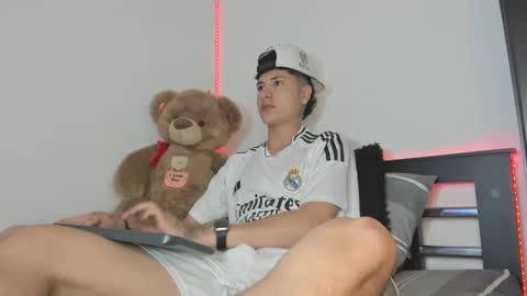 Snapshot of mateo_escobar chatting on November 3, 2025, 5:03 pm mateo_escobar online show from November 3, 2025, 5:03 pm