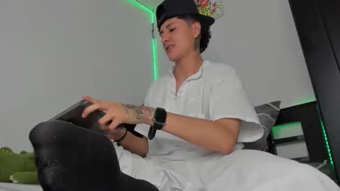 Snapshot of mateo_escobar chatting on November 22, 2025, 2:10 am mateo_escobar online show from November 22, 2025, 2:10 am