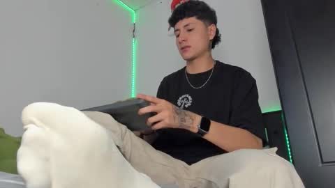 Snapshot of mateo_escobar chatting on November 22, 2025, 11:59 pm mateo_escobar online show from November 22, 2025, 11:59 pm