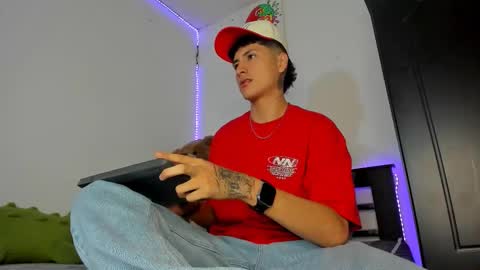 Snapshot of mateo_escobar chatting on November 29, 2025, 12:24 am mateo_escobar online show from November 29, 2025, 12:24 am