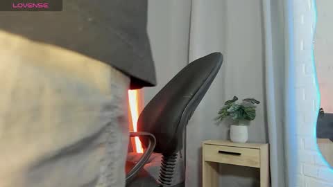 Snapshot of mateo_hunter chatting on November 10, 2025, 3:16 am MATEO HUNTER online show from November 10, 2025, 3:16 am