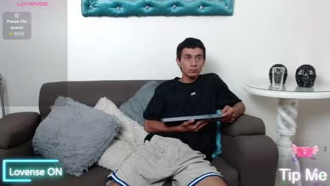 Mateo online show from October 7, 2025, 12:02 pm
