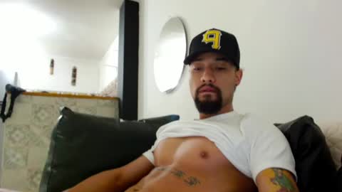 Snapshot of mathew444 chatting on January 15, 2025, 11:32 am STRURIBE ON INSTAGRAM online show from January 15, 2025, 11:32 am