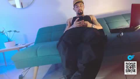 STRURIBE ON INSTAGRAM online show from October 27, 2025, 12:26 am