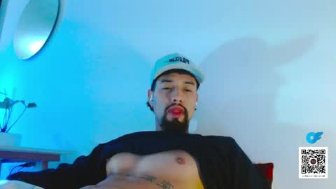 STRURIBE ON INSTAGRAM online show from October 28, 2025, 7:12 am