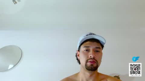 STRURIBE ON INSTAGRAM online show from November 10, 2025, 9:25 pm