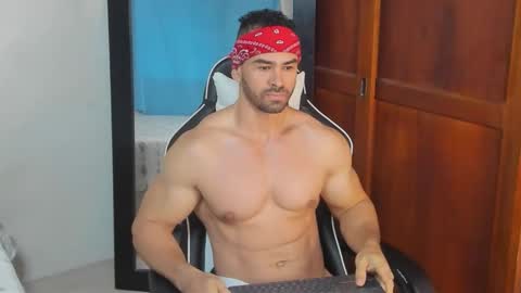 mathews_smith online show from November 28, 2025, 11:24 am