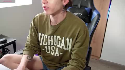 Alejandro Alex online show from October 22, 2025, 3:01 pm